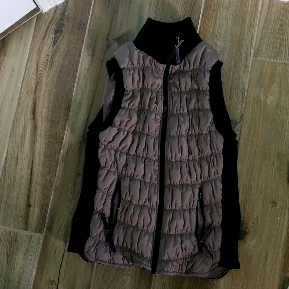 Calvin Klein performance puffer vest